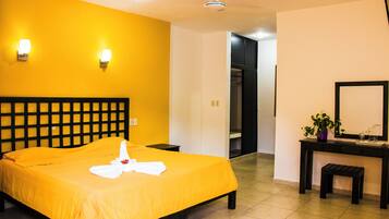 Classic Suite | Individually decorated, individually furnished, desk, laptop workspace