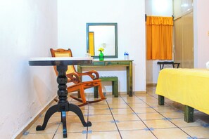 Superior Room | Individually decorated, individually furnished, desk, laptop workspace - HOTEL ROSALIA (Valladolid)