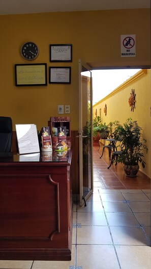 Reception - HOTEL ROSALIA (Valladolid)