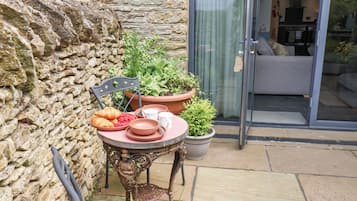 Cottage | Outdoor dining