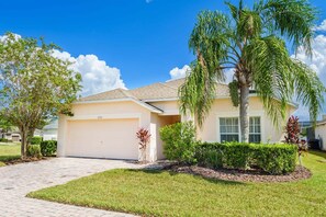 Exterior - 618 - Bright 4 Bedroom Villa w/ Private SE Pool Near Disney (Davenport)