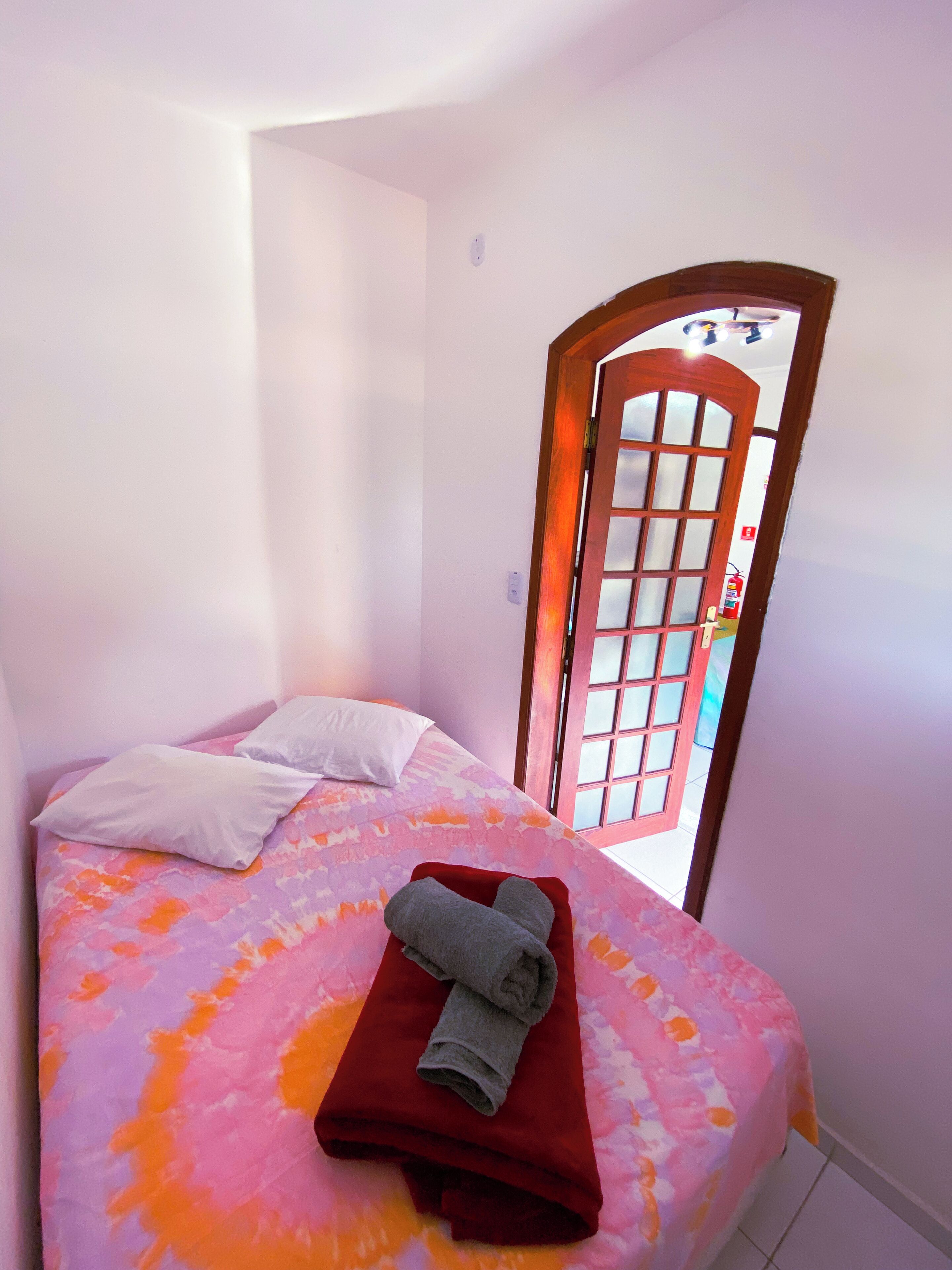 Individualmente decorados, Wi-Fi de cortesia, roupa de cama
