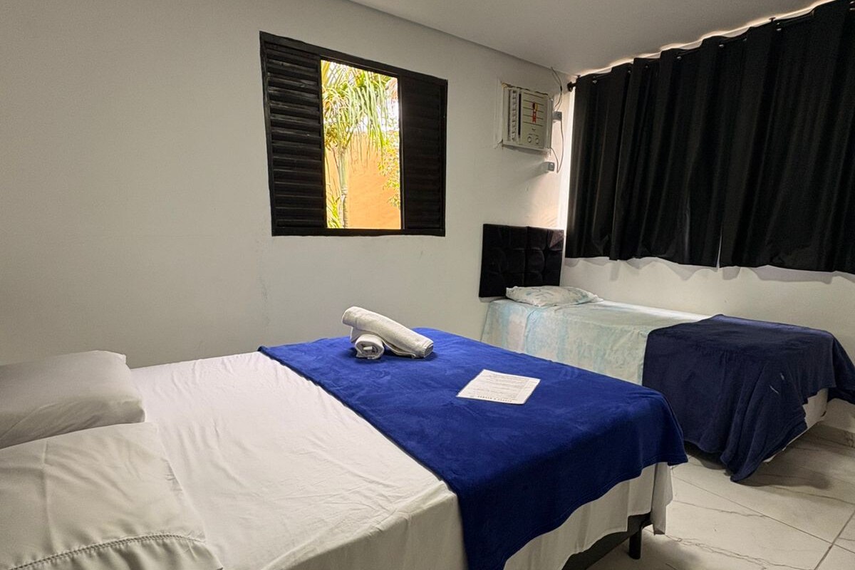 Habitació triple superior, amb bany privat, vistes al pati | Wifi gratuïta, decoració individual i roba de llit 