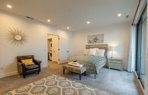 3 chambres, bureau, accès au Wi-Fi (inclus), literie fournie