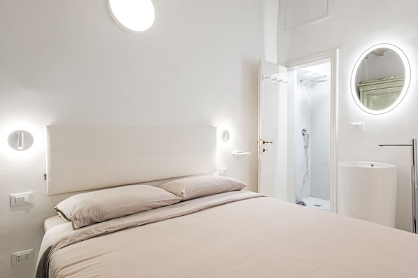 1 chambre, fer et planche à repasser, Wi-Fi gratuit, draps fournis