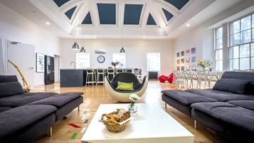 Livres, chaĂźne hi-fi