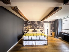 6 slaapkamers, een strijkplank/strijkijzer, reisbedje, gratis wifi