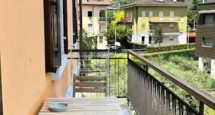 Beautiful Riva del Garda 2BR apartment with A/C! Sleeps 6 people + Free Parking