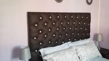 Cottage | 1 kamar tidur, setrika/meja setrika, Wi-Fi gratis, dan seprai linen