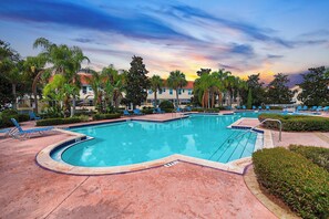 屋外プール、温水プール