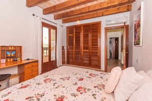 4 habitaciones, tabla de planchar con plancha y wifi gratis