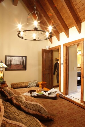 Purcell Private Residence | 4 bedrooms, Frette Italian sheets, premium bedding, down duvets - Headwaters Private Residences at Eagle Ranch Resort (Invermere)