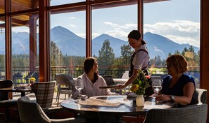 Restaurant - Headwaters Private Residences at Eagle Ranch Resort (Invermere)