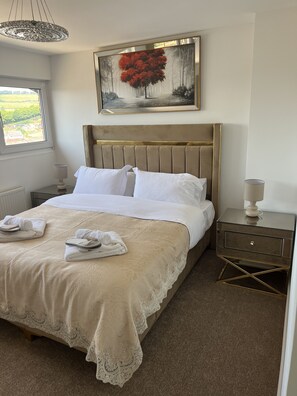 3 bedrooms, WiFi, bed sheets