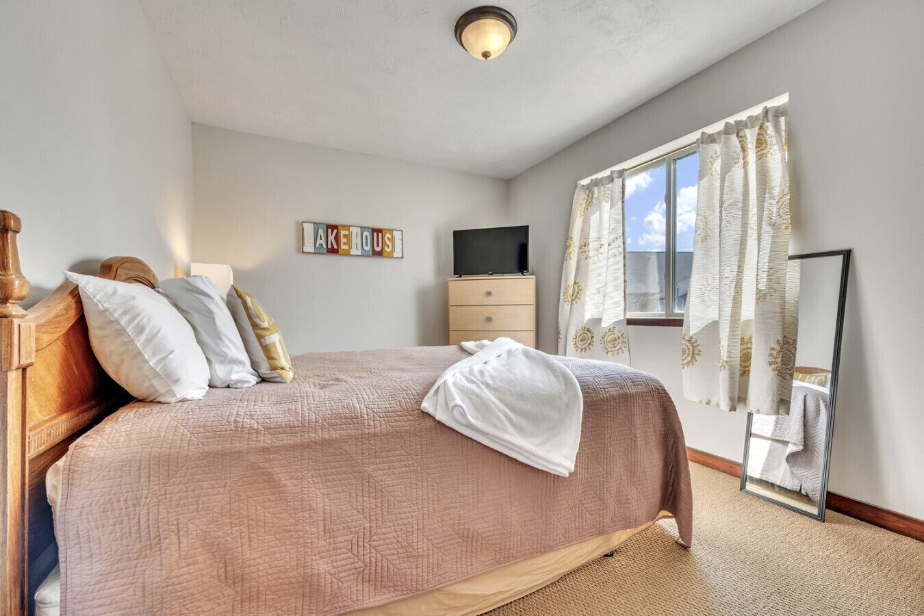 3 室のベッドルーム、WiFi、ベッドシーツ