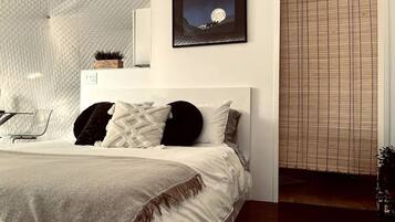 1 bedroom, WiFi (free), bed sheets