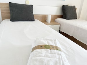 3 bedrooms, iron/ironing board, bed sheets