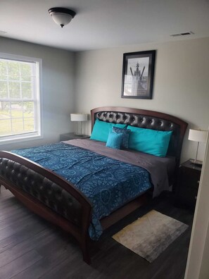 4 dormitoris, caixa forta a l'habitació i escriptori 