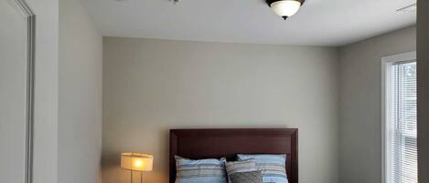 4 bedrooms, in-room safe, desk, iron/ironing board