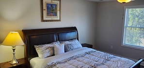 4 bedrooms, in-room safe, desk, iron/ironing board