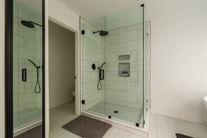 Hair dryer, towels - Casa De Los Suenos-House of Dreams (Palm Springs)