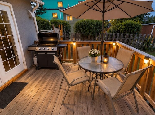 Family House with Httb Playgr BBQ Firept