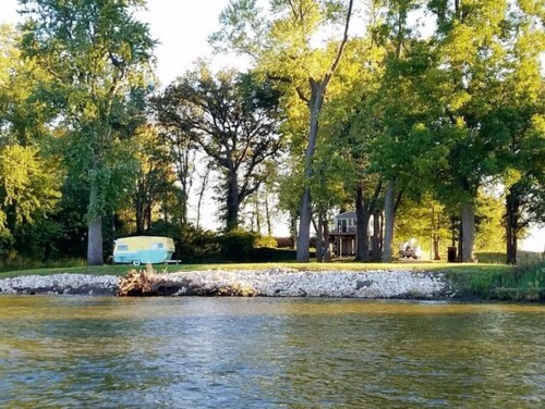 BYOT! Tenting w/Kayaks on the Mississippi River!