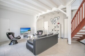TV - Kaju Pool House, close to the beach (Sainte-Luce)