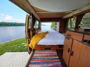 1 bedroom, bed sheets