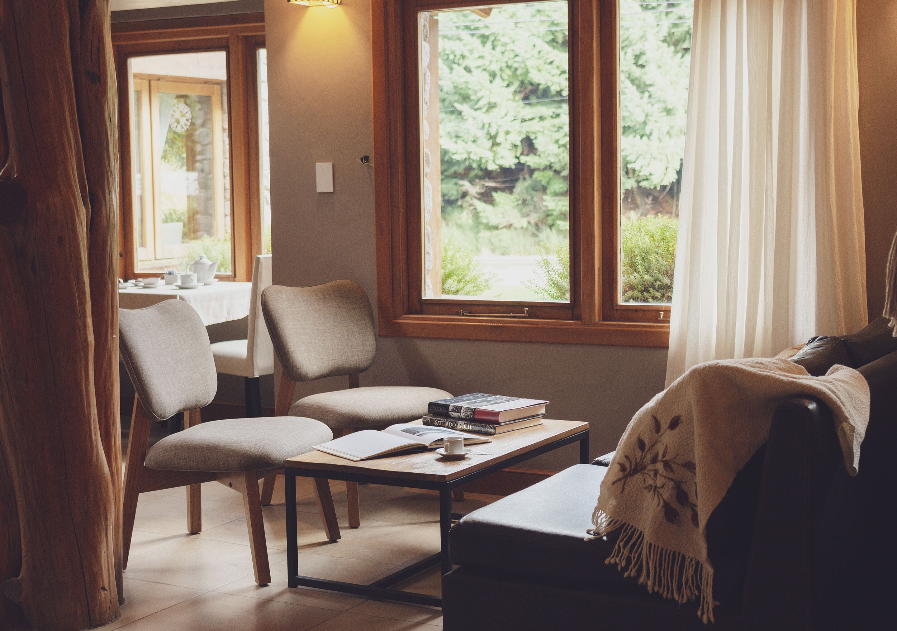 Télévision à écran plat de 40 pouces avec chaînes par satellite