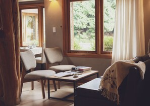 Televisión de pantalla plana de 40 pulgadas con canales por satélite