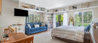 Studio in Palm Beach Polo Club - Equestrian Retreat with Pool/Hot tub