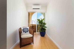 Interior - This stylish place to stay is perfect for group trips. (Portimão)