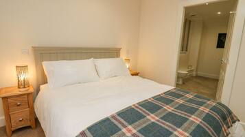 2 bedrooms, individually decorated, individually furnished, free WiFi