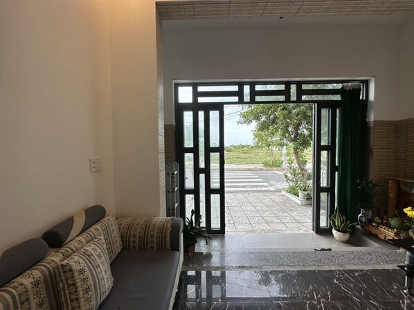 Front of property - Ha Thu Motel (Da Nang)