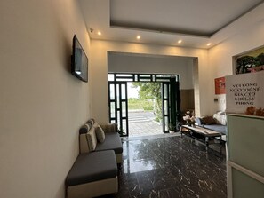 Reception - Ha Thu Motel (Da Nang)