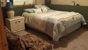 1 bedroom, iron/ironing board, travel cot, WiFi