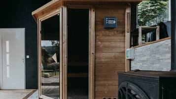 Sauna, hot tub, massages