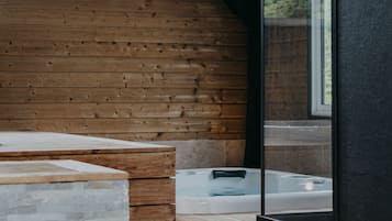Sauna, hot tub, massages