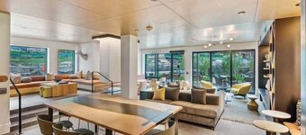 Modern 2 Bedroom Ski In&Out Condo 02