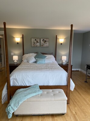 4 bedrooms, desk, iron/ironing board, free WiFi