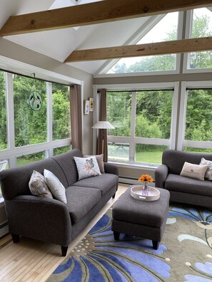 Smart TV, fireplace, DVD player