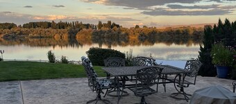 Beautiful Snake River Property
