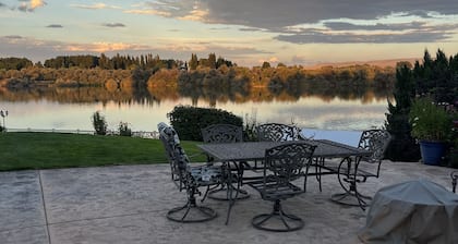 Beautiful Snake River Property
