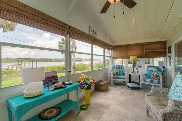 Interior - The Dancing Dolphin Retreat (Edgewater)