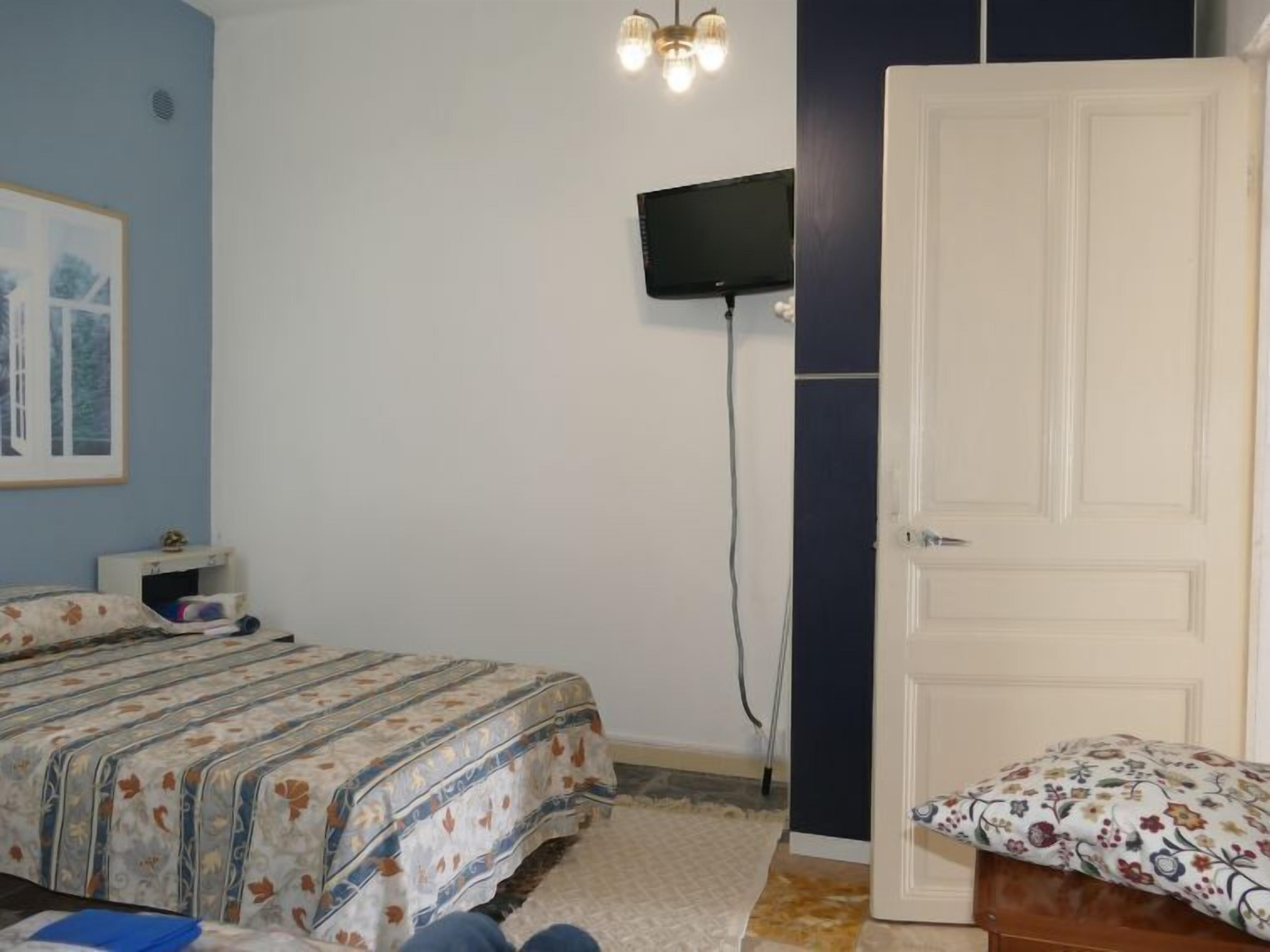 1 camera, accesso a Internet