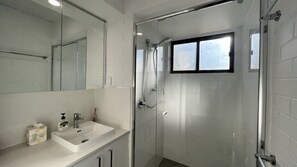 Shower, towels