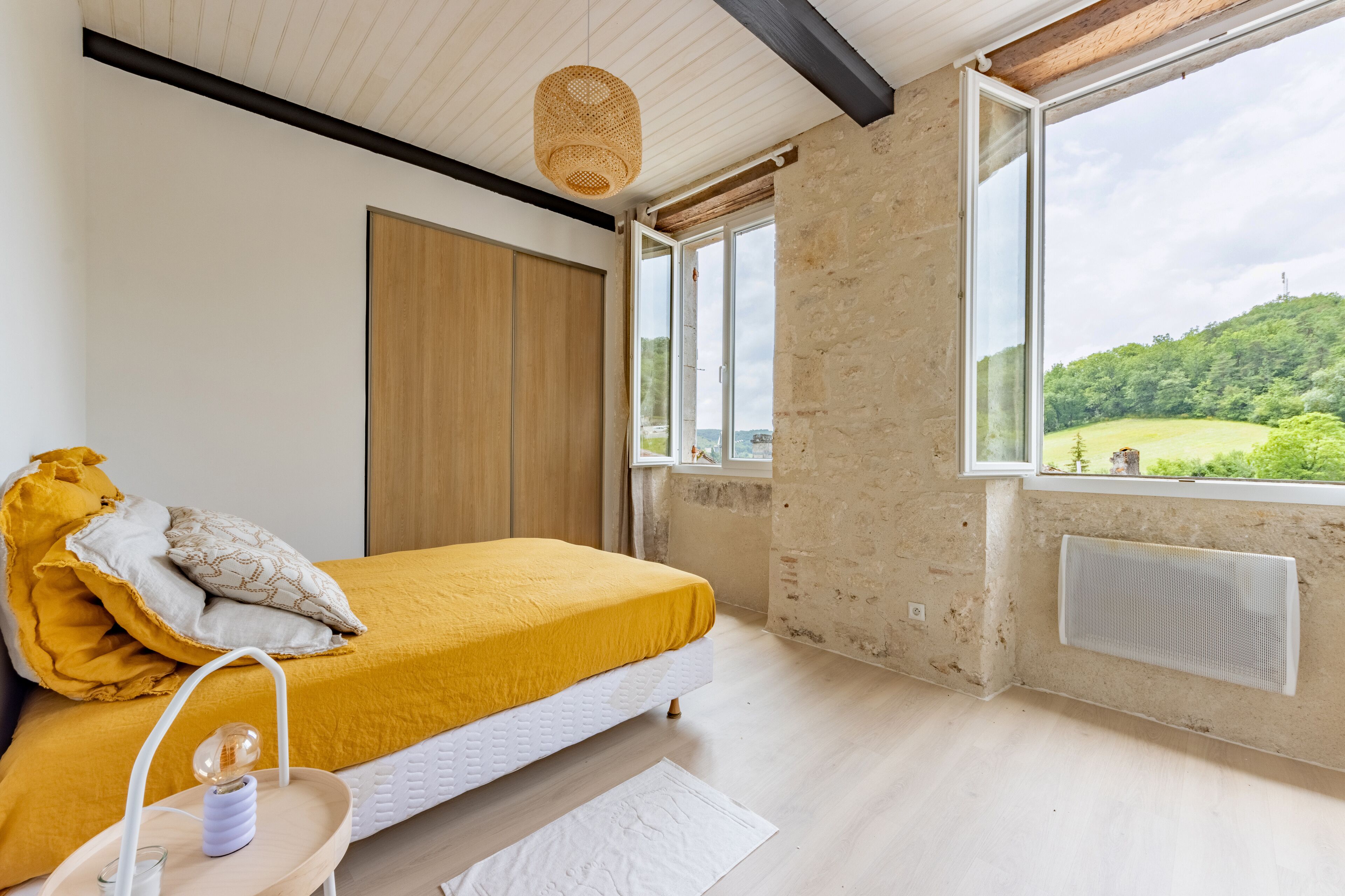 2 bedrooms, soundproofing, iron/ironing board, WiFi