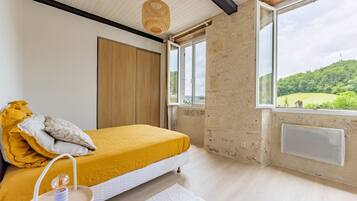 2 habitaciones, insonorización, tabla de planchar con plancha y wifi