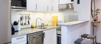 Riverside Gem: Refurbished by Ski Lift & Parking